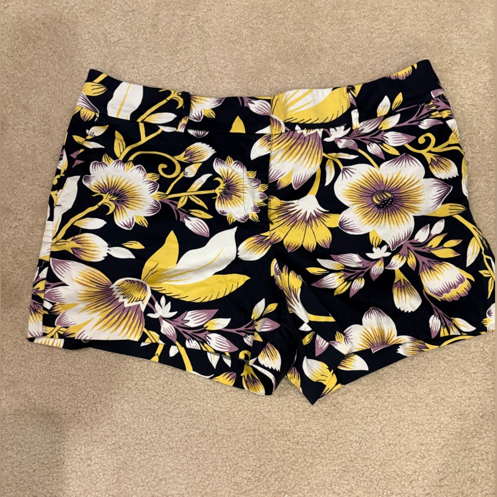 Ann Taylor Black Floral Patterned Shorts size 12